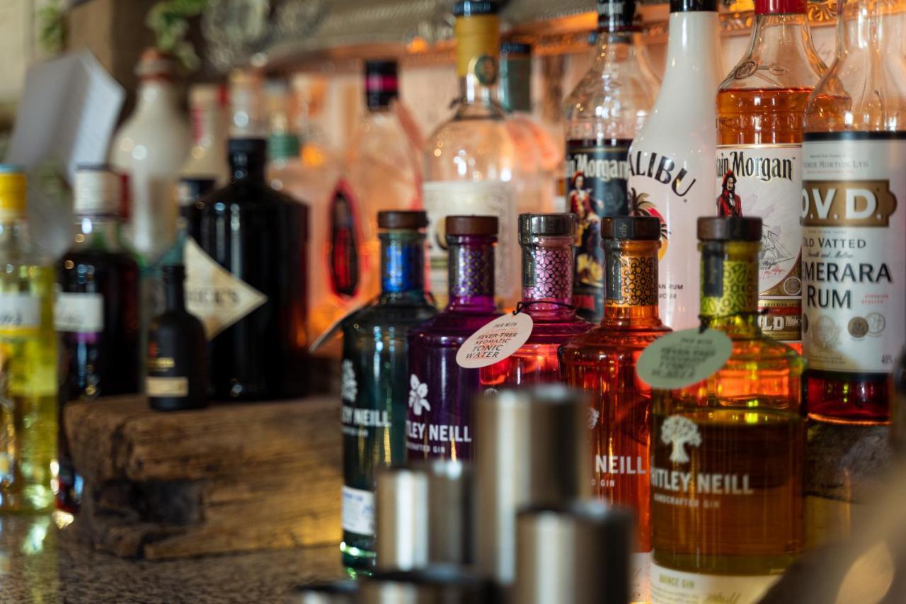 The Juniperlea Inn Pathhead Екстериор снимка